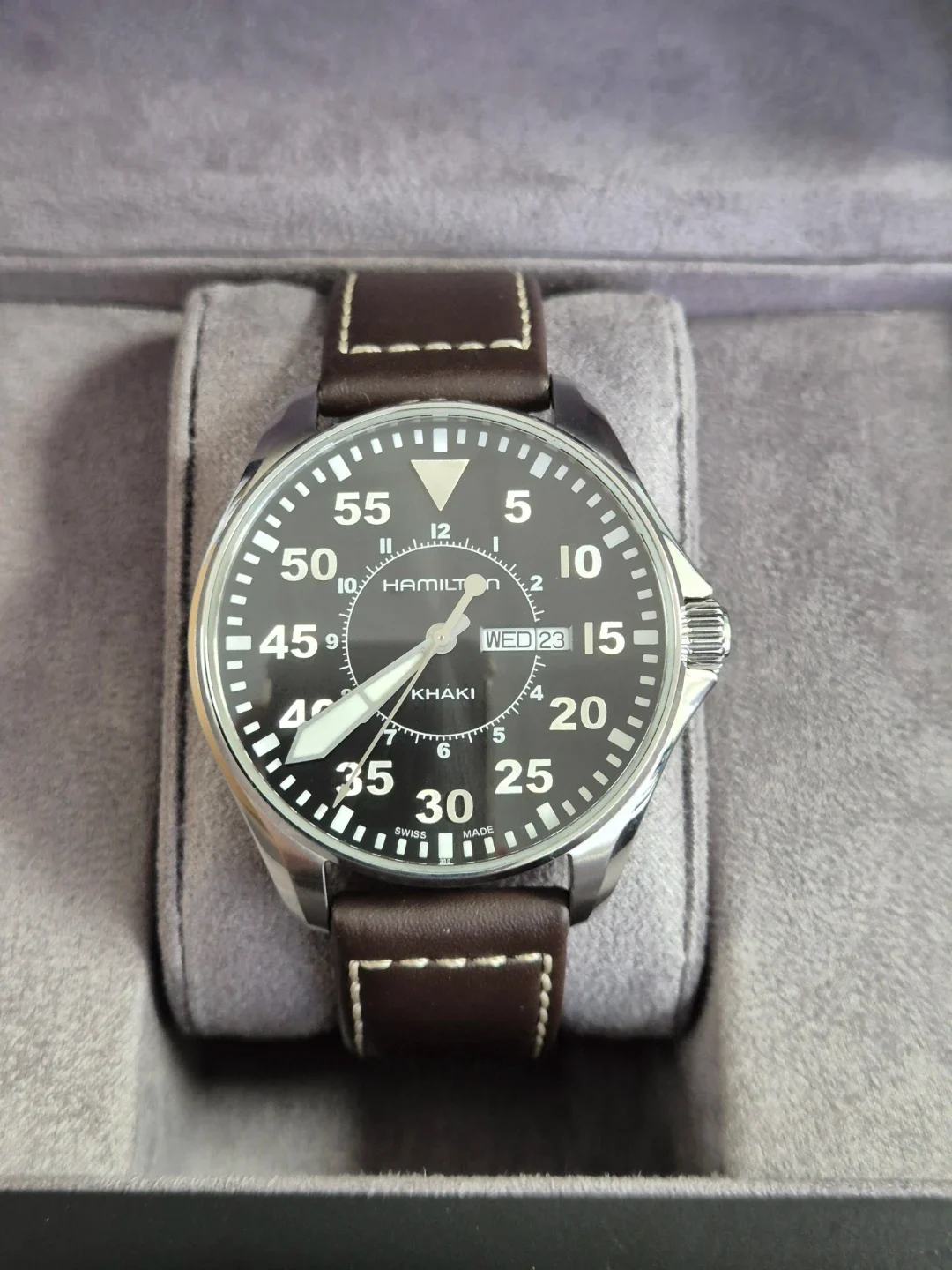 해밀턴 카키 파일럿 검판 42mm HAM-N4267-1 실물 상세 이미지 1