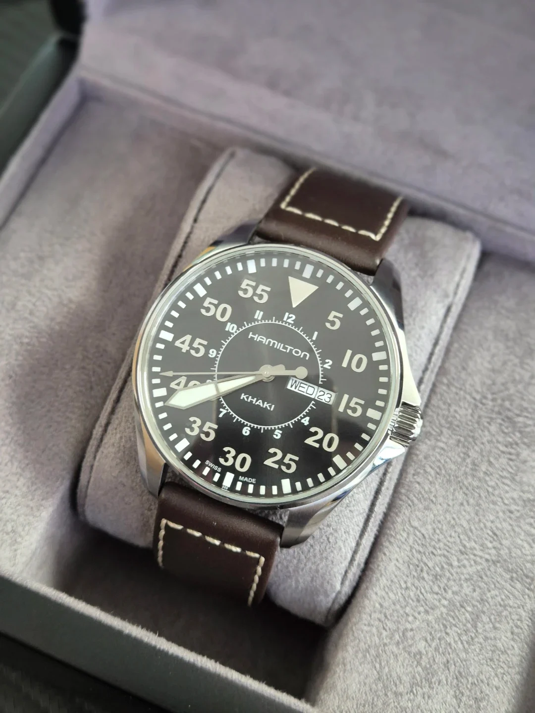해밀턴 카키 파일럿 검판 42mm HAM-N4267-1 실물 상세 이미지 2