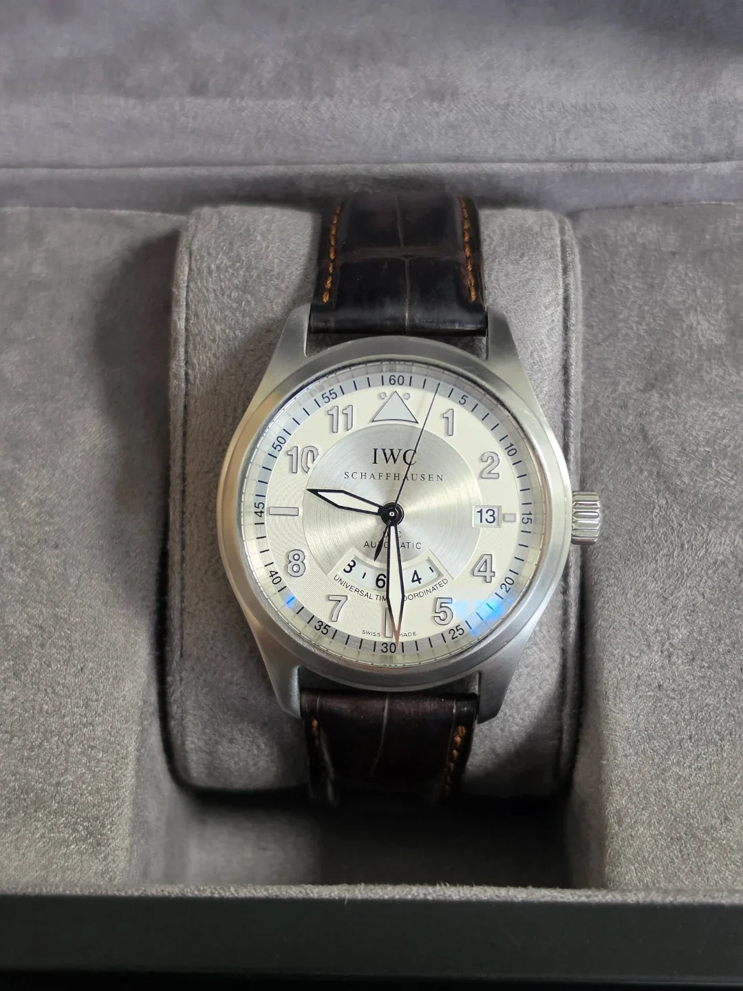 IWC 파일럿 스핏파이어 UTC IWC-N25262-1 실물 상세 이미지 1