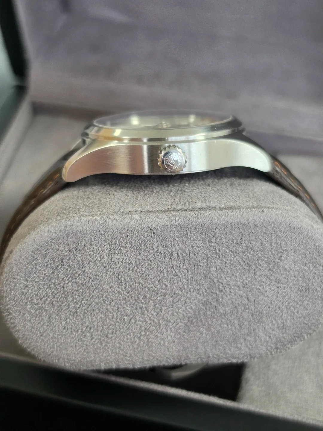 IWC 파일럿 스핏파이어 UTC IWC-N25262-1 실물 상세 이미지 5