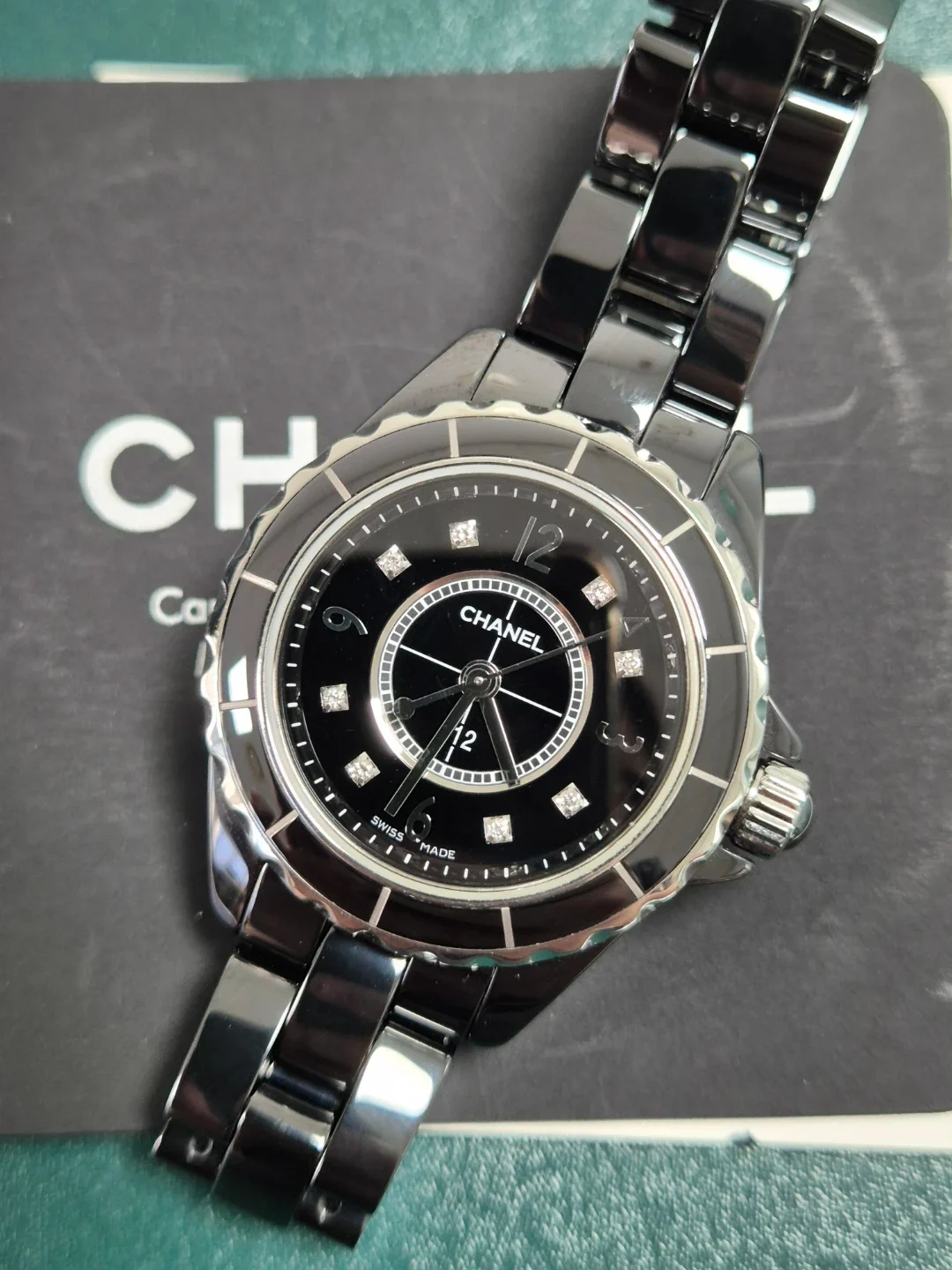 샤넬 j12 블랙 세라믹 29mm 쿼츠 CHA-N14263-3 실물 상세 이미지 1