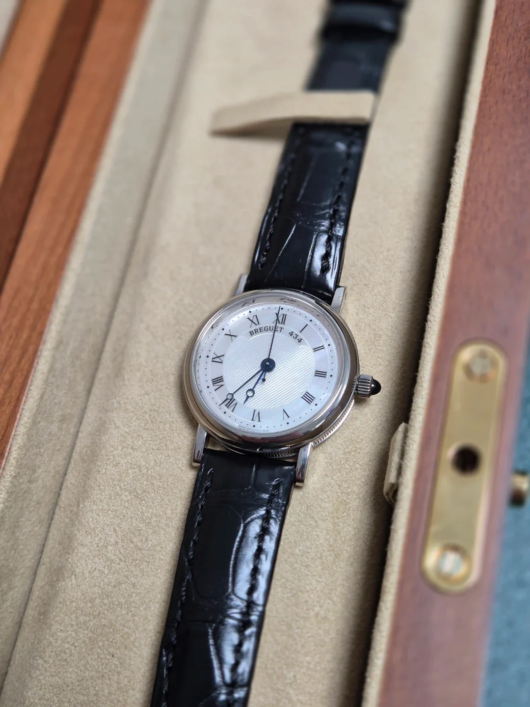 브레게 클래식 자개판 30mm BRG-N3267-1 실물 상세 이미지 2
