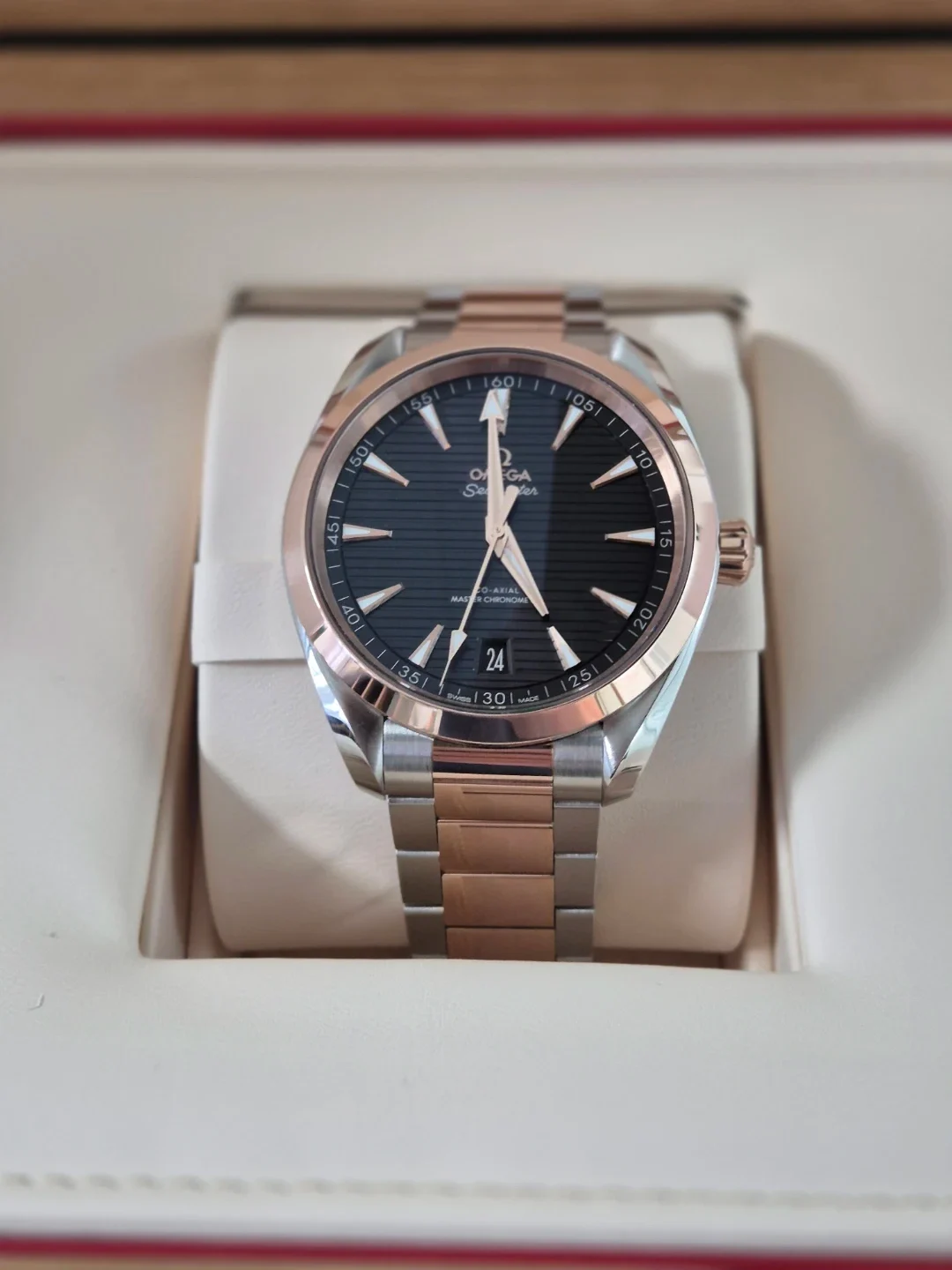 오메가 씨마스터 아쿠아테라 신형 가로 다이얼 41mm OME-N24264-1 실물 상세 이미지 1