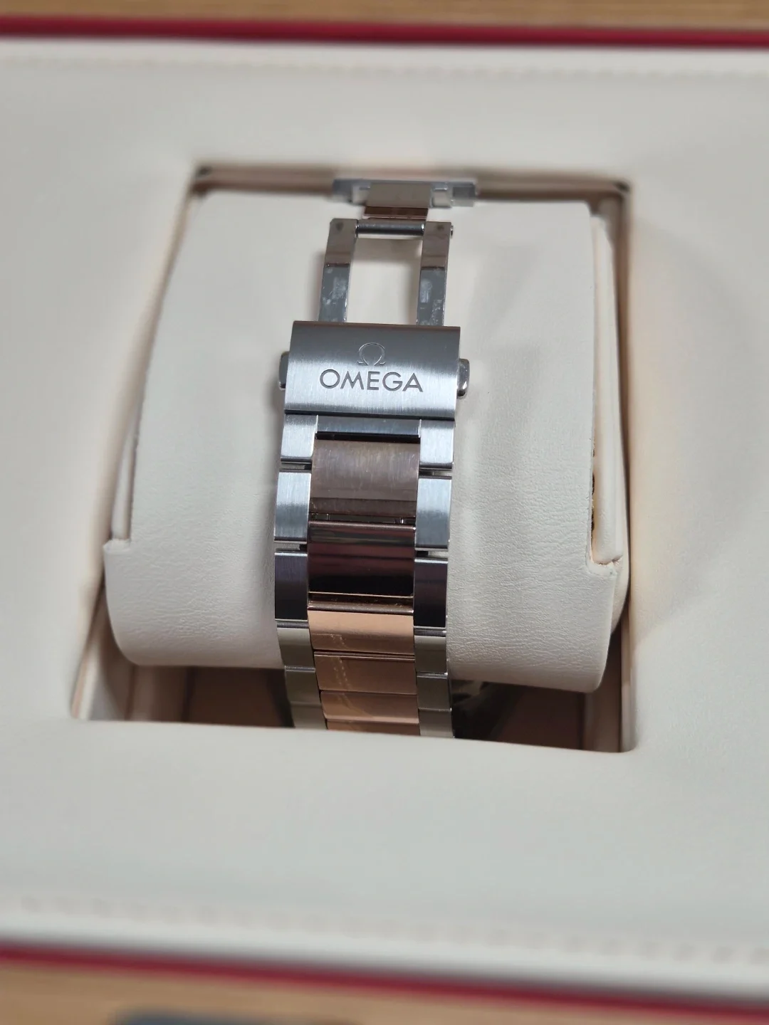 오메가 씨마스터 아쿠아테라 신형 가로 다이얼 41mm OME-N24264-1 실물 상세 이미지 4
